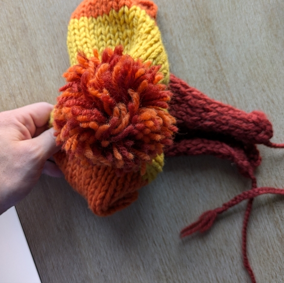 Jayne Hat - Picture 3 of 3